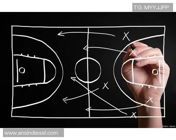 深圳篮球队阵地战解析：战术布局与球队发展新动向